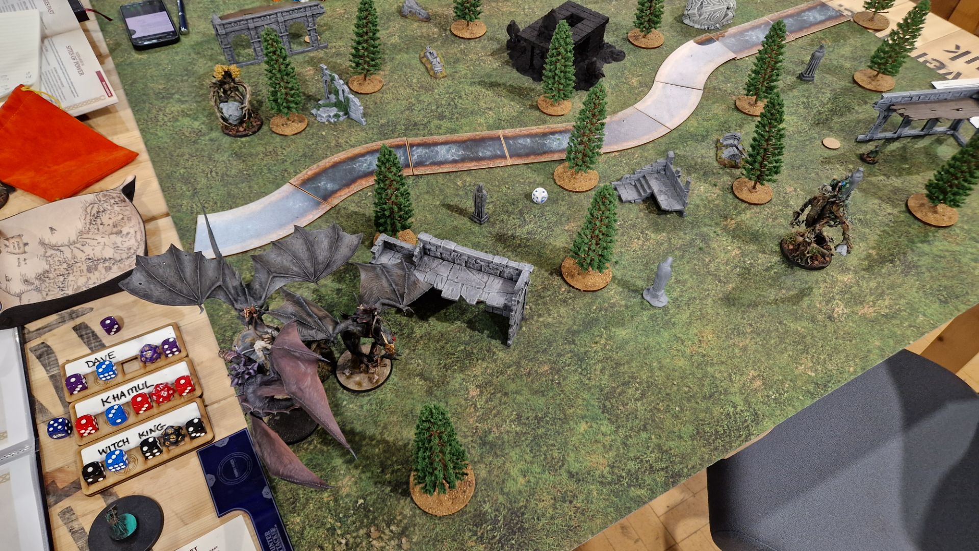 Pinned in the corner - Trapping Birchsed with my Wraiths, and then turning to face the remaining two Ents.