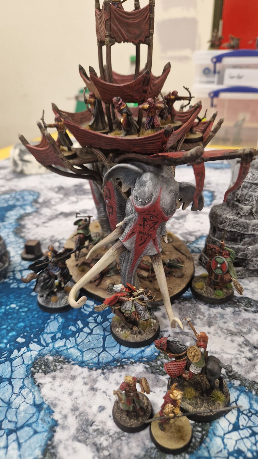 The Mumak's last stand as the Gondor King and Eorl remove him from the board